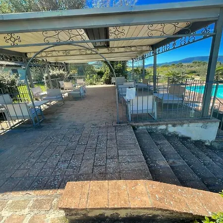 6 Holiday Apts - 12 Mins Walk To Spoleto Central And Train Station Fantastic