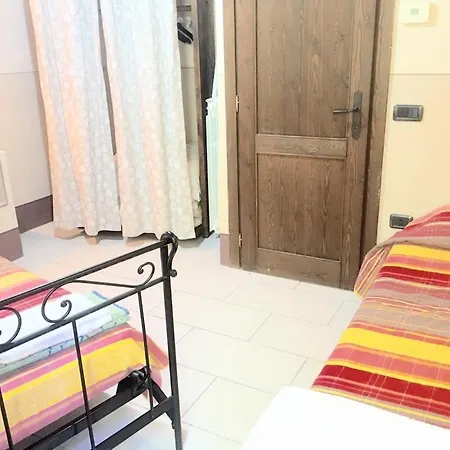 6 Holiday Apts - 12 Mins Walk To Spoleto Central And Train Station Fantastic Villa *