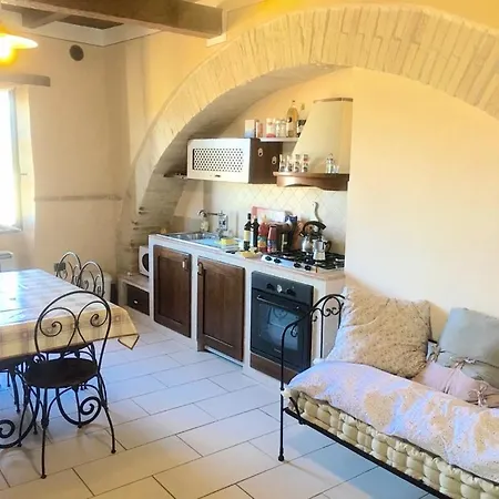 Villa 6 Holiday Apts - 12 Mins Walk To Spoleto Central And Train Station Fantastic