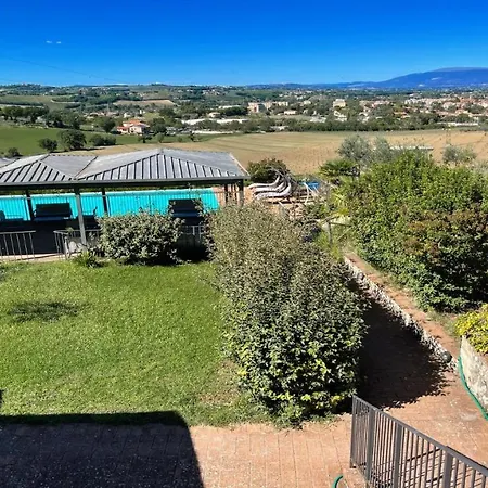 6 Holiday Apts - 12 Mins Walk To Spoleto Central And Train Station Fantastic فيلة *